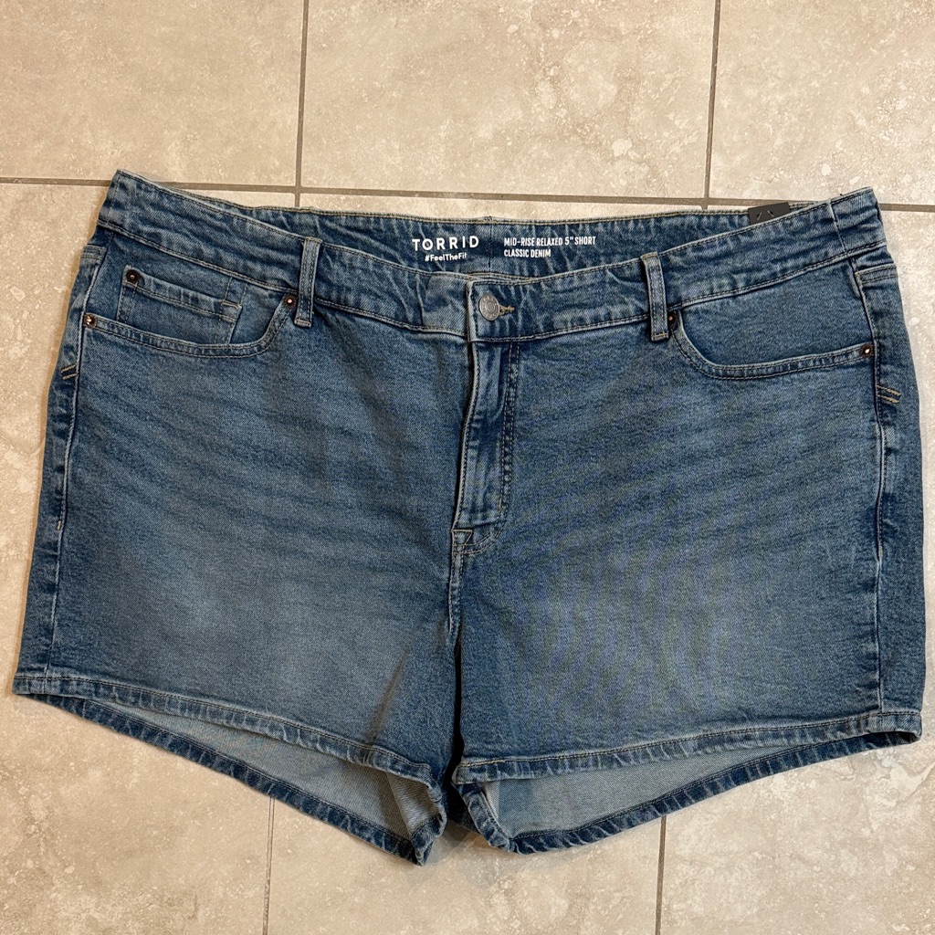 Torrid Washed Blue Denim Mid-Rise 5”Women's Shorts